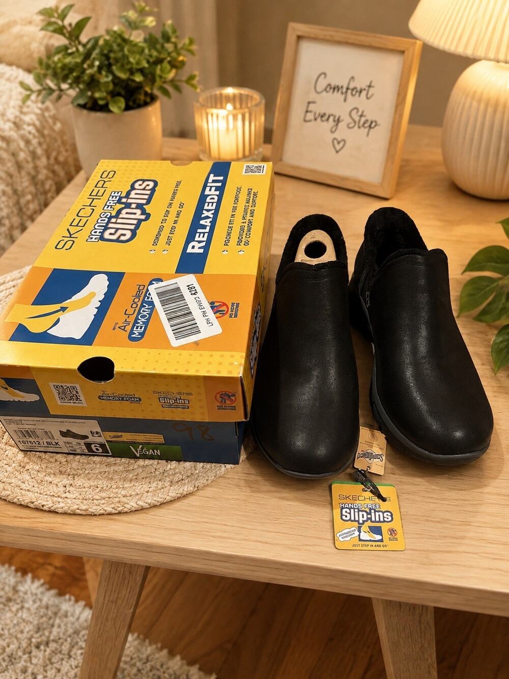 Skechers Women's Easy Going-Modern Hour-Hands Free Slip-Ins Ankle Boot Size 6